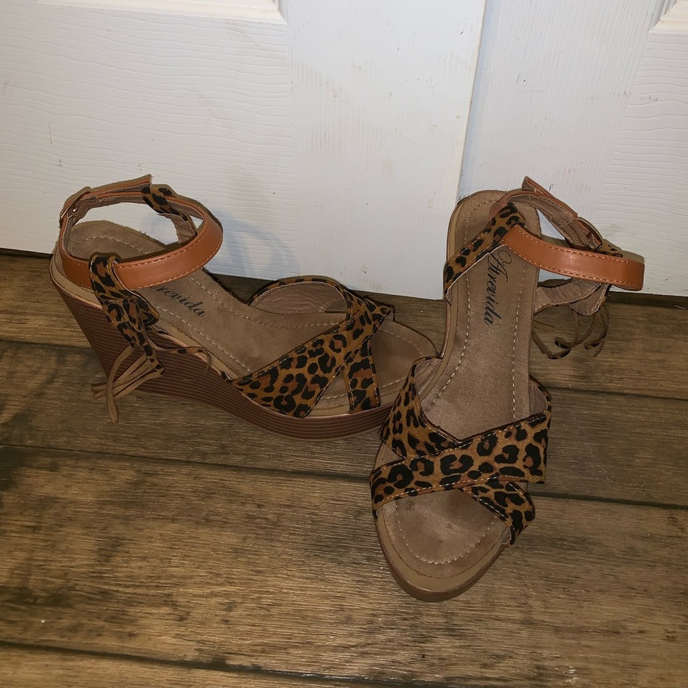 Atrevida Cheetah Fringe Wedges